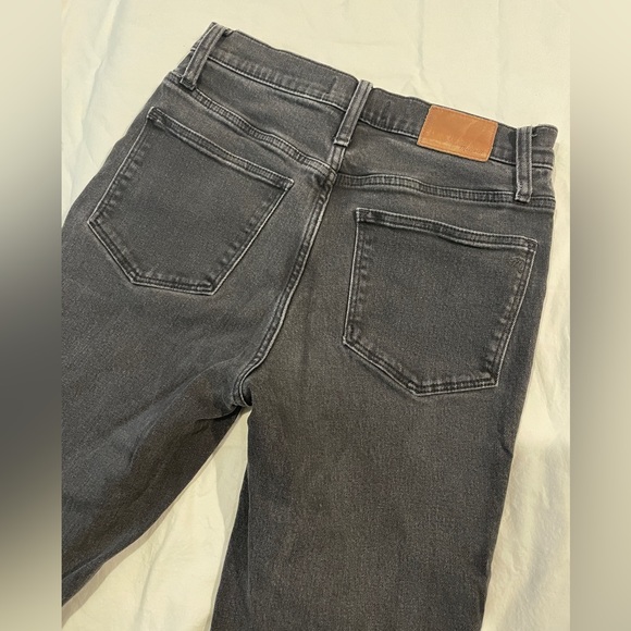 Madewell Classic Straight Leg in Lunar Wash, Size 26x24 - Picture 2 of 16